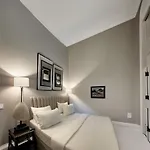 ホテル The Queen Airport Hotel-round Trip Airport Service Arnavutköy